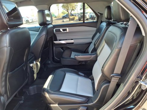 Certified 2022 Ford Explorer XLT w/ Equipment Group 202A image 15