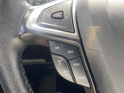 Used 2024 Ford Edge Titanium image 17