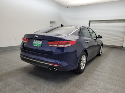 Used 2017 Kia Optima LX w/ Convenience Package image 9