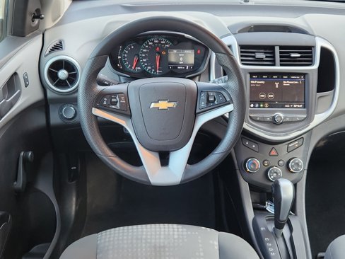 Used 2020 Chevrolet Sonic LT image 27
