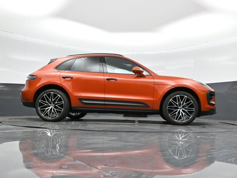 Certified 2025 Porsche Macan image 39