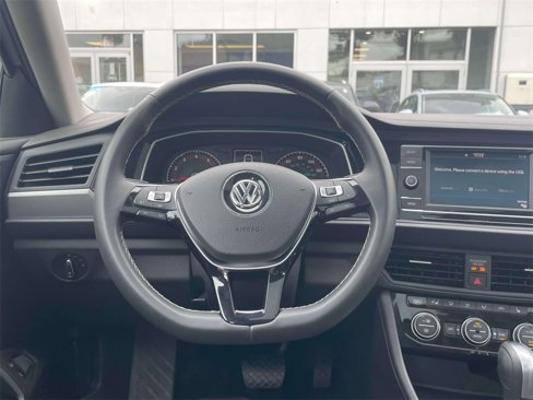 Used 2021 Volkswagen Jetta SE w/ SE Cold Weather Package image 14