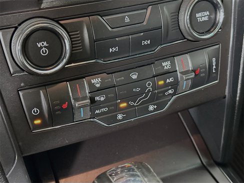 Used 2016 Ford Explorer XLT w/ Equipment Group 202A image 17