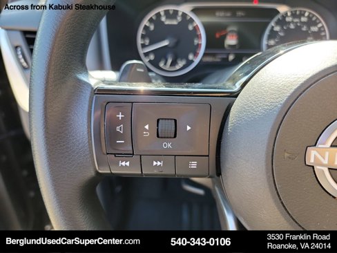 Used 2023 Nissan Rogue SV image 29