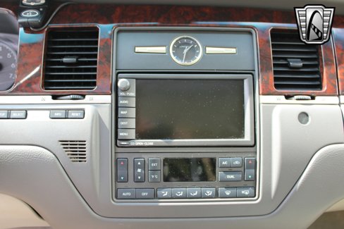 Used 2006 Lincoln Town Car Designer Series image 12