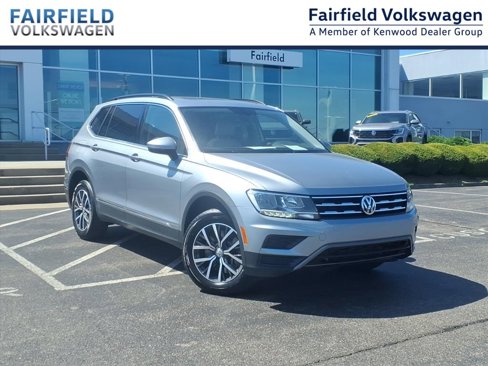 Used 2020 Volkswagen Tiguan SE w/ Panoramic Sunroof Package image 1