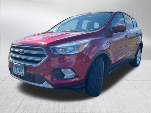 Used 2017 Ford Escape SE image 3