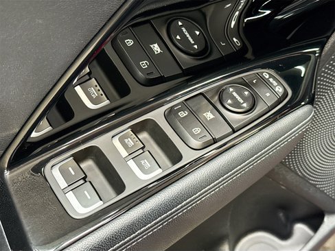 Used 2018 Kia Niro EX image 17