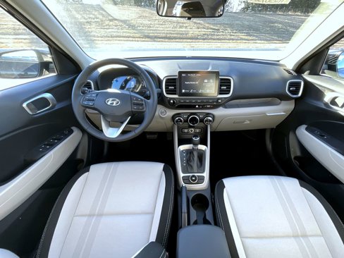 New 2025 Hyundai Venue SEL image 13