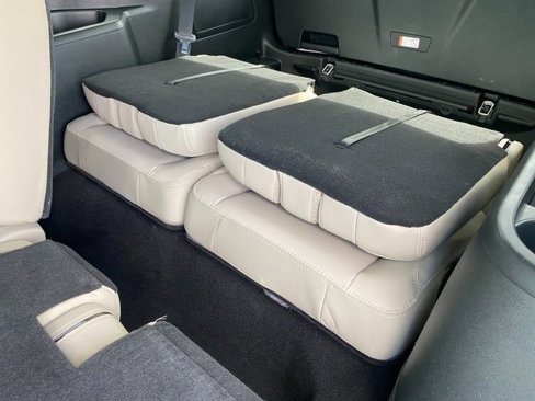 Used 2019 Ford Explorer XLT w/ Equipment Group 202A image 16