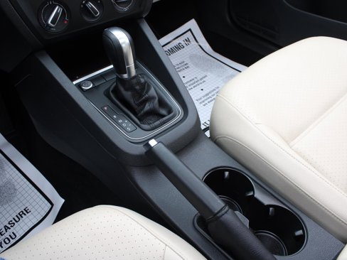 Used 2018 Volkswagen Jetta SE image 13