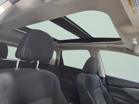 Used 2019 Nissan Murano SV w/ Premium Package image 6