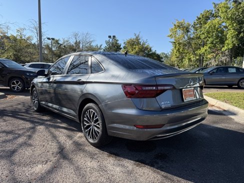 Certified 2021 Volkswagen Jetta SE image 4