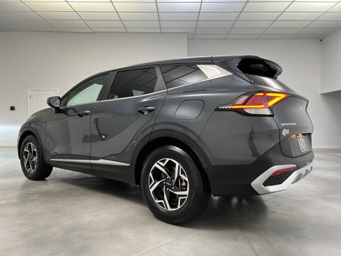 Used 2024 Kia Sportage LX image 5