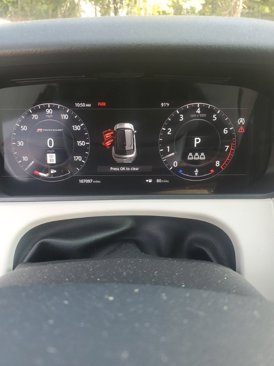 Used 2019 Land Rover Range Rover Velar R-Dynamic SE image 11