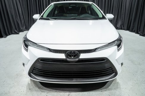 Used 2023 Toyota Corolla LE image 2