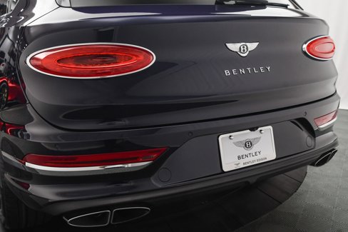 Used 2023 Bentley Bentayga image 22