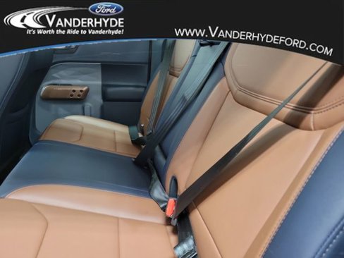 Used 2023 Ford Maverick Lariat w/ Lariat Luxury Package image 12