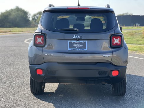 Used 2017 Jeep Renegade Latitude image 5