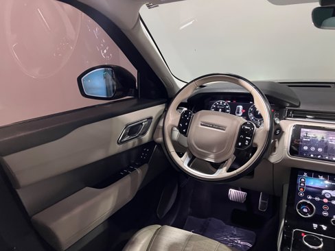 Used 2018 Land Rover Range Rover Velar R-Dynamic HSE image 27