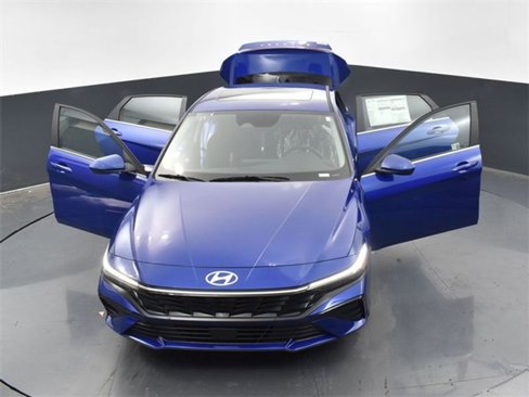 Used 2024 Hyundai Elantra SEL w/ Convenience Package image 37