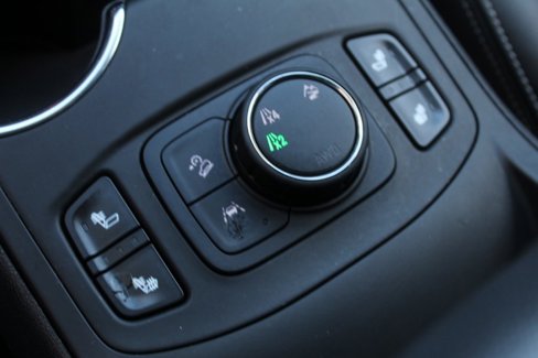 Used 2024 GMC Terrain SLT image 28