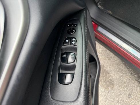 Used 2015 Nissan Pathfinder SL w/ SL Tech Package image 11