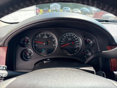 Used 2013 Chevrolet Avalanche LS image 15