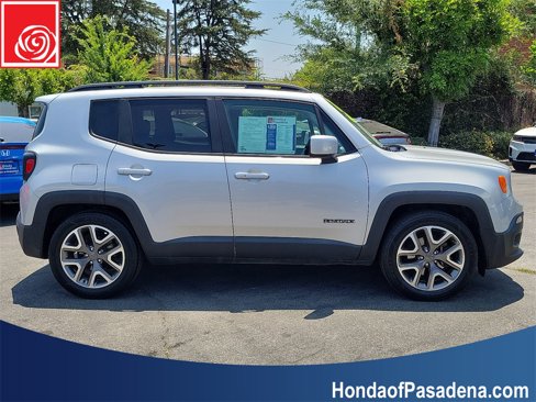 Used 2017 Jeep Renegade Latitude image 4