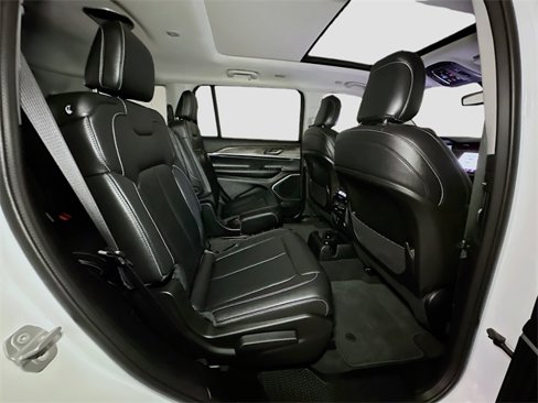 Certified 2022 Jeep Grand Cherokee L Limited image 36