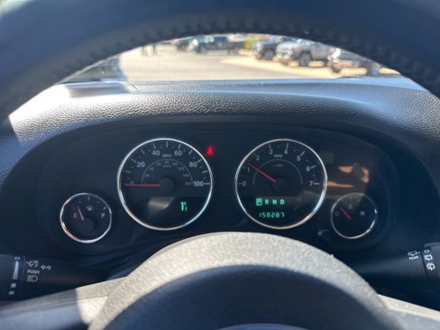 Used 2014 Jeep Wrangler Unlimited Sahara w/ Max Tow Package image 2