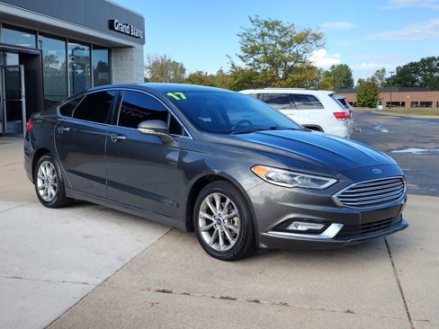 Used 2017 Ford Fusion SE w/ Fusion SE Technology Package image 11