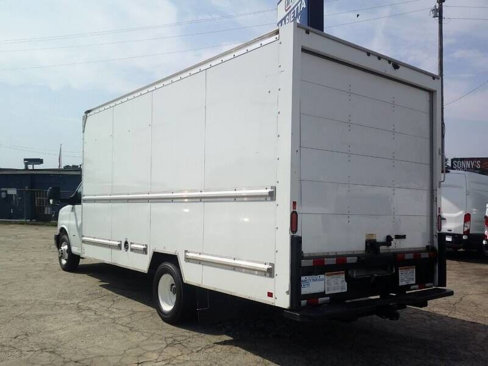 Used 2020 GMC Savana 3500 Extended w/ Driver Convenience Package image 4