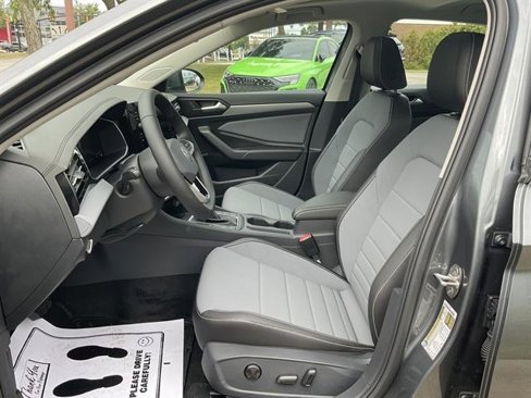 New 2025 Volkswagen Jetta SE image 8