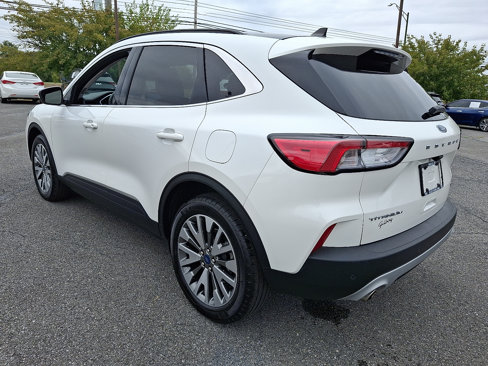 Certified 2022 Ford Escape Titanium image 5