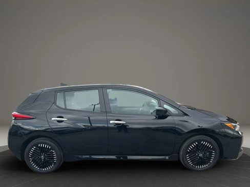 Used 2023 Nissan Leaf SV Plus image 6