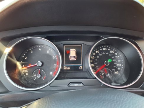 Used 2019 Volkswagen Tiguan SE image 15