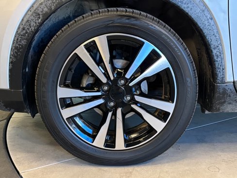 Used 2019 Nissan Kicks SV image 24