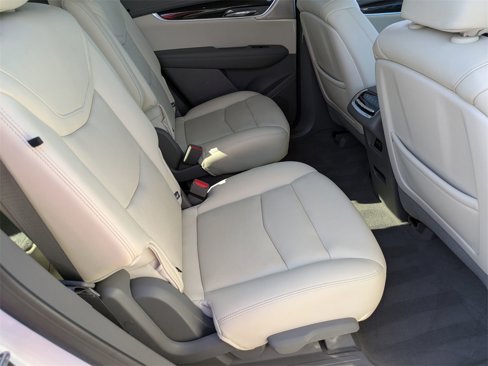 Used 2022 Cadillac XT6 Premium Luxury image 32