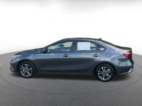 Used 2024 Kia Forte LXS image 10