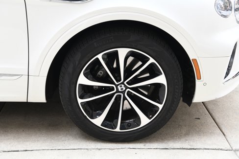 Used 2023 Bentley Bentayga image 24