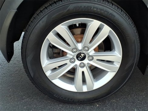 Used 2017 Kia Sportage LX image 11