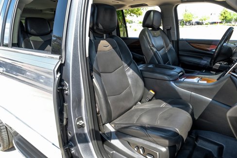 Used 2019 Cadillac Escalade ESV Luxury image 31