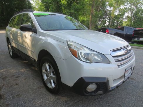Used 2014 Subaru Outback 2.5i image 2