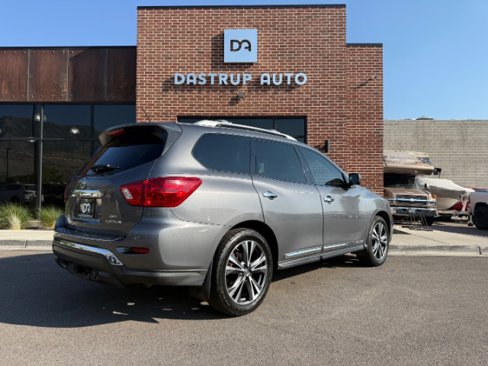 Used 2017 Nissan Pathfinder Platinum image 6