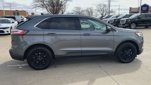 Used 2022 Ford Edge SEL image 9