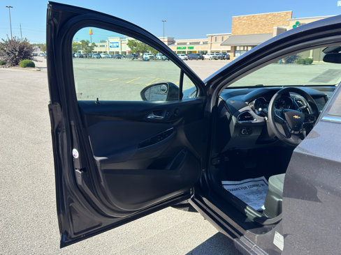 Used 2017 Chevrolet Cruze LT image 12