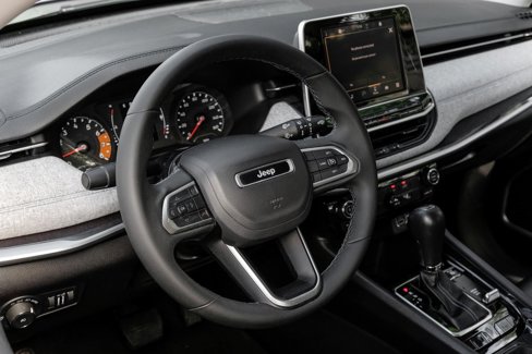 Used 2022 Jeep Compass Latitude image 4