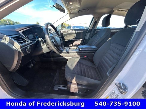 Used 2017 Ford Fusion SE image 18
