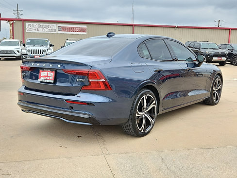Used 2025 Volvo S60 B5 Core image 3